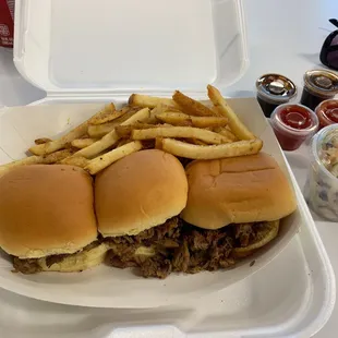 3 brisket sliders with 1 side and an additional side