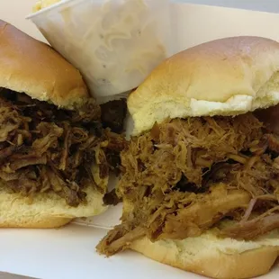 Pulled pork &amp; brisket sliders with Mac cheese