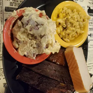 1/4 rack and 1/4 chicken combo with potato salad and Mac and cheese