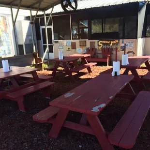 The maître d' will seat you now