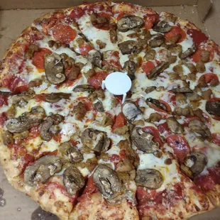 Charles  will be making my pizza from now on!
