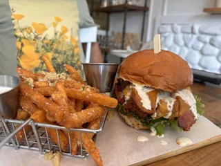 Birdies Roadside Cafe