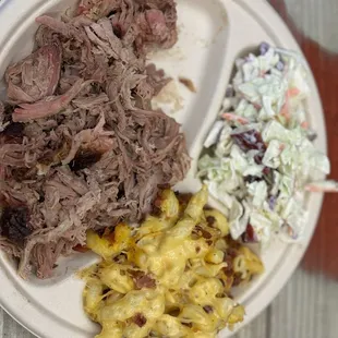 Pulled pork with Mac and cheese and coleslaw
