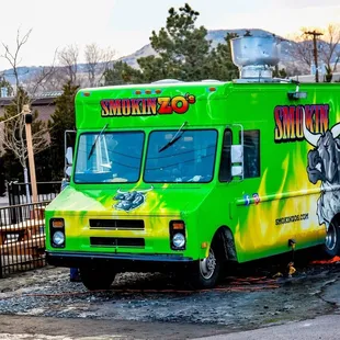 a green food truck