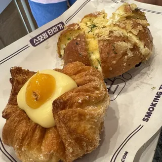 Kouign Amann w/ lemon crme