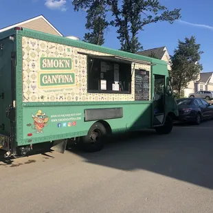 a green food truck