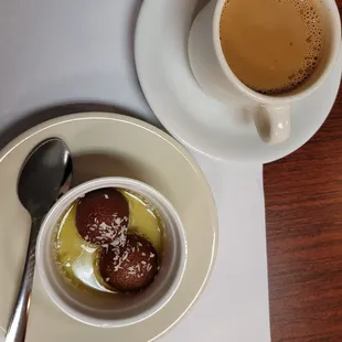 Masala chai and dessert