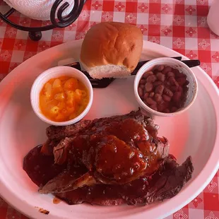Brisket Dinner w/ Mac &amp; Cheese + BBQ Baked Beans
