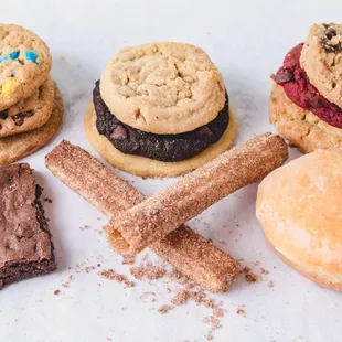 Cookies, Bownies, Donuts, Churros, OH MY!