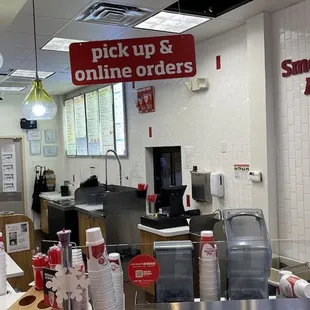 the interior of a fast food restaurant