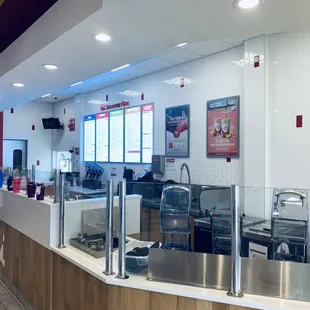 the interior of a fast food restaurant