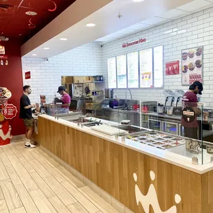Thursday, 20 April 2023 -- Inside Smoothie King