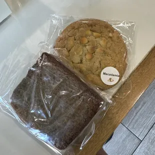White Chocolate Macadamia Cookie &amp; Guava Cake