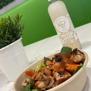 Awesome fresh, healthy food, including vegetarian &amp; vegan options. I had a fire chicken  Bowl with a soursop juice that was delicious.