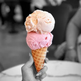 Peach oolong and Rose oolong ice cream | @whaevaeats