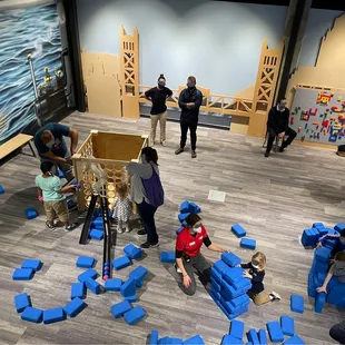 Create and play area