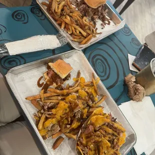 Bbq sandwhich and flight with chicken and pork