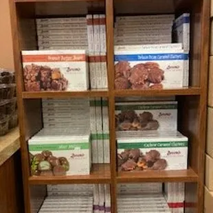 a shelf of cookies and cookies