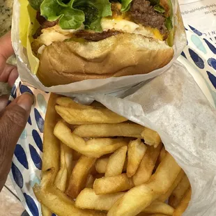 Single smash w/ fried egg and old/cold fries