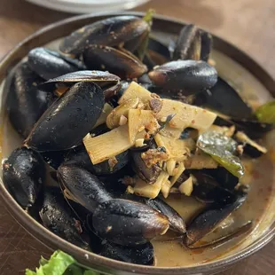 Khaopoon mussels