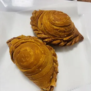 Chicken curry puff