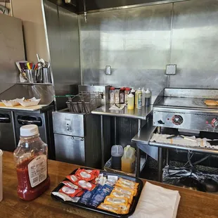 Grill and prep station