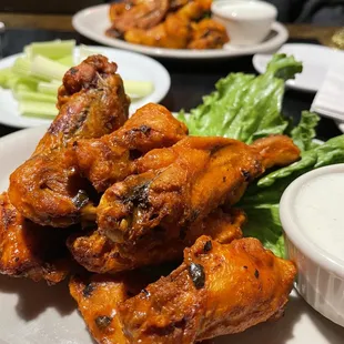 chicken wings, fried chicken wings, poultry, bbq chicken, chicken, chicken wings and fried chicken, food, bbq wings, fried chicken