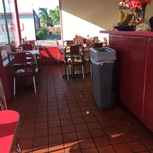 Trash all over floor... #togoplease