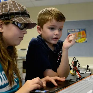 Snapology Robotics. Snapology offersclasses, camps, parties and events using LEGO brick, KNEX and technology