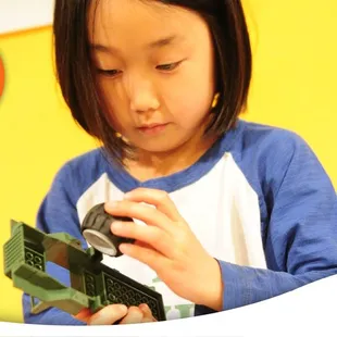 Snapology - offering classes, camps, parties and events using LEGO brick, KNEX and technology