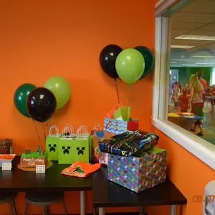 Best Party in Pittsburgh. Snapology parties incorporate LEGO bricks, robotics and FUN!