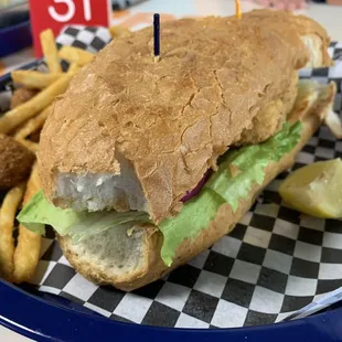 Shrimp and Oyster Po&apos;Boy