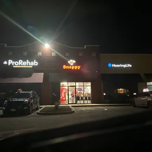 Snappy Tomato  Pizza Storefront