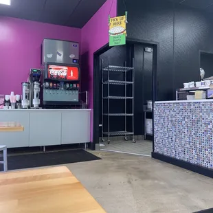 Order pickup/drinks
