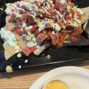 Tuna nachos
