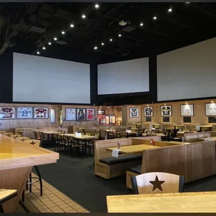 Sneakers sports Giant screens