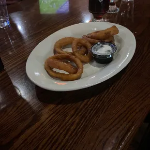 onion rings and dip