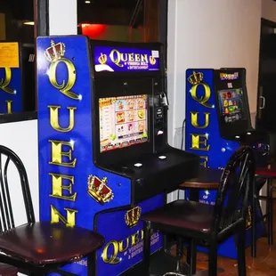 6 Queens machines