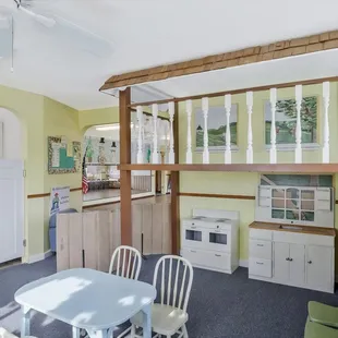 4's &amp; 5's Yellow Room