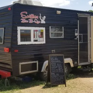 a black food truck