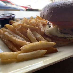 Snipe Burger with fries