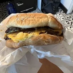 double cheeseburger