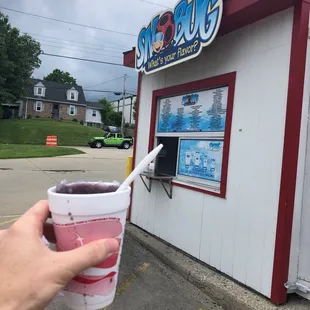 I loved this place growing up!!  Good snowcones :)