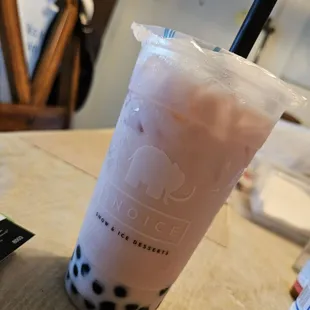 strawberry milk tea boba