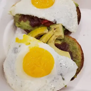 Bravocado Toast*