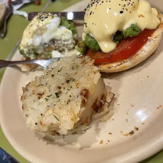 Smashed Avocado Benny*