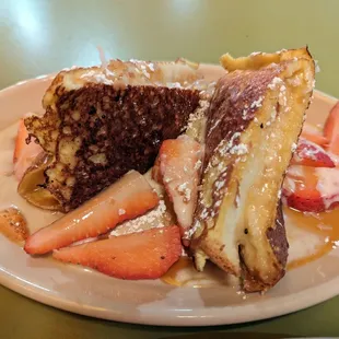 Omg french toast, better than pancakes. Instagram: TianTianEats