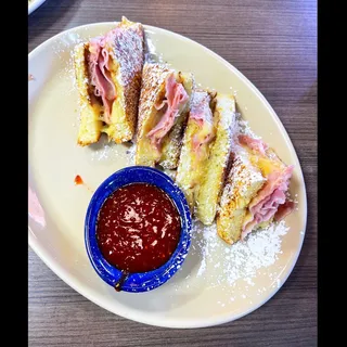 Monte Cristo Brioche Toast*