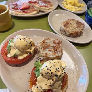 Smashed Avocado Benny*