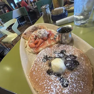 Cinnamon Roll Pancakes